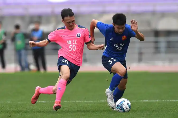 欧冠对决：利物浦 VS 巴黎圣日耳曼